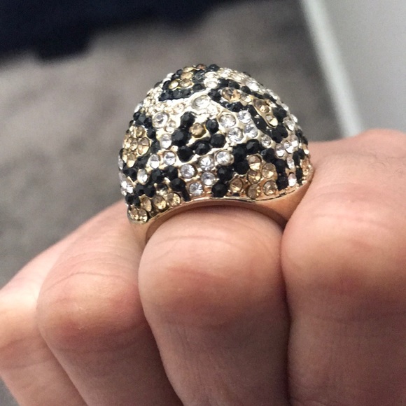 Round Leopard Express Ring - Picture 5 of 6